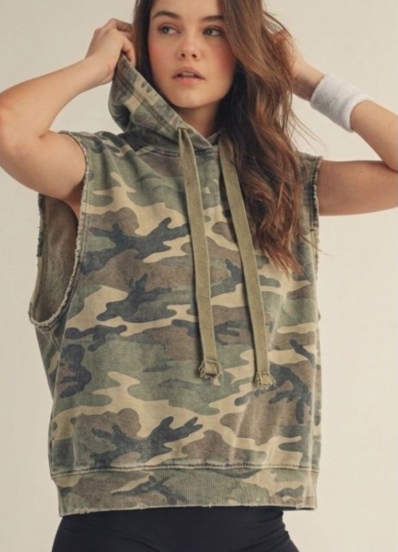 Vintage camo sleeveless hoodie